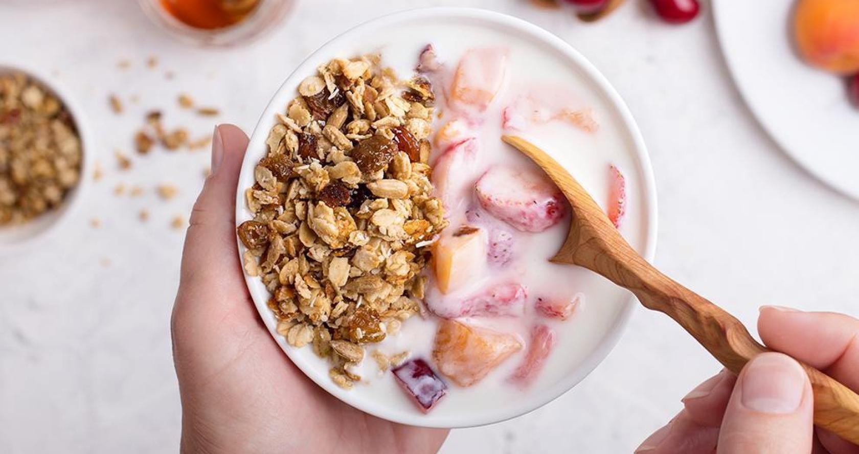 Fruit and granola bowl